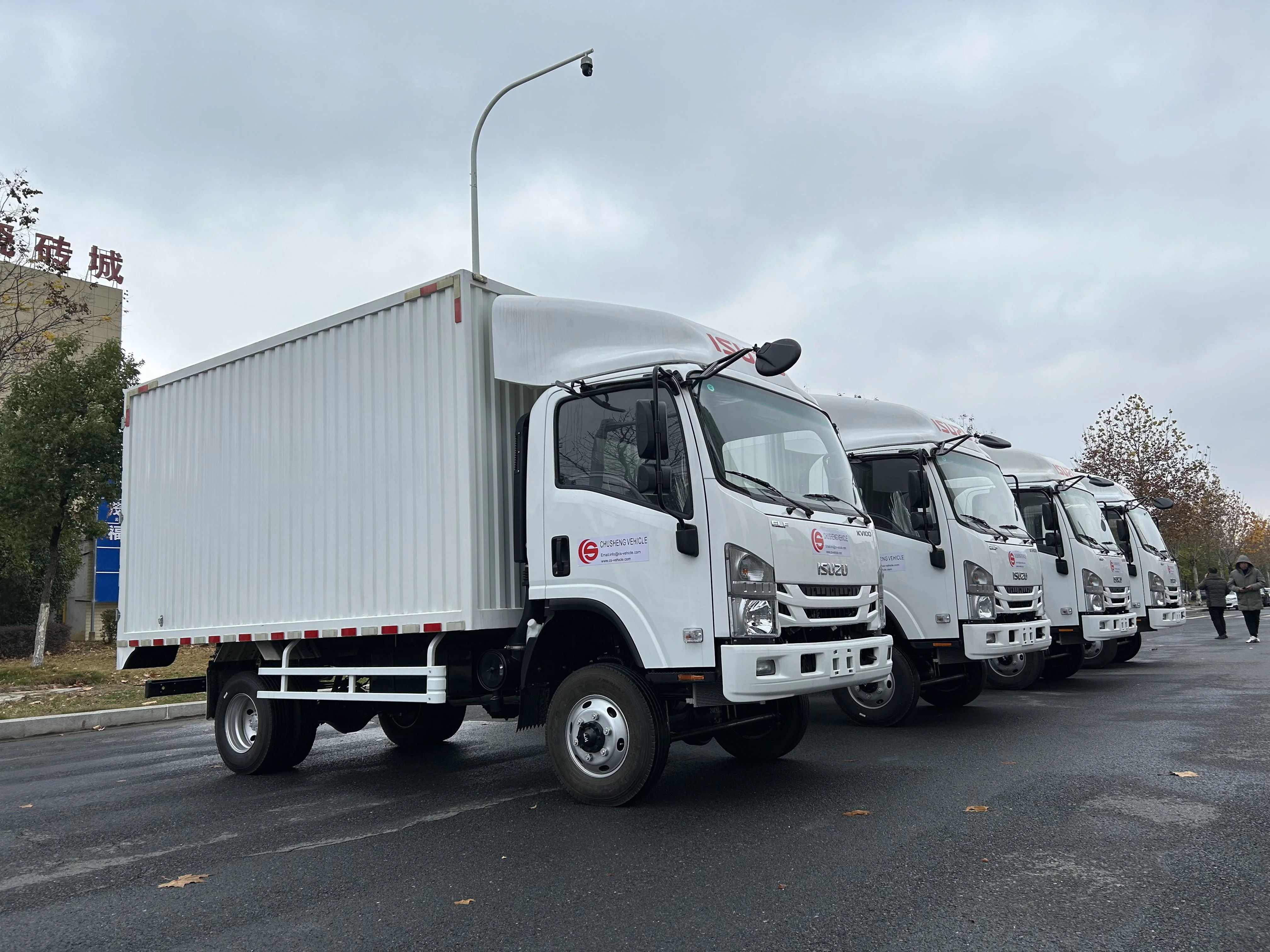 Заводская цена ISUZU 4x2 KV100 5 тонн грузоподъемность легкий грузовой фургон грузовик мини-коробка для продажи