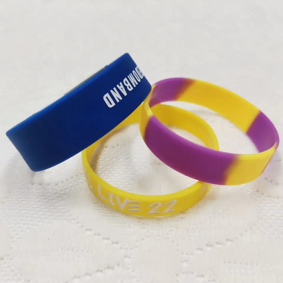 Pinsback Customized Logo slogan Personalized Luminous Silicone Basketball Sports Silicone wristbands with animal cartoon custom