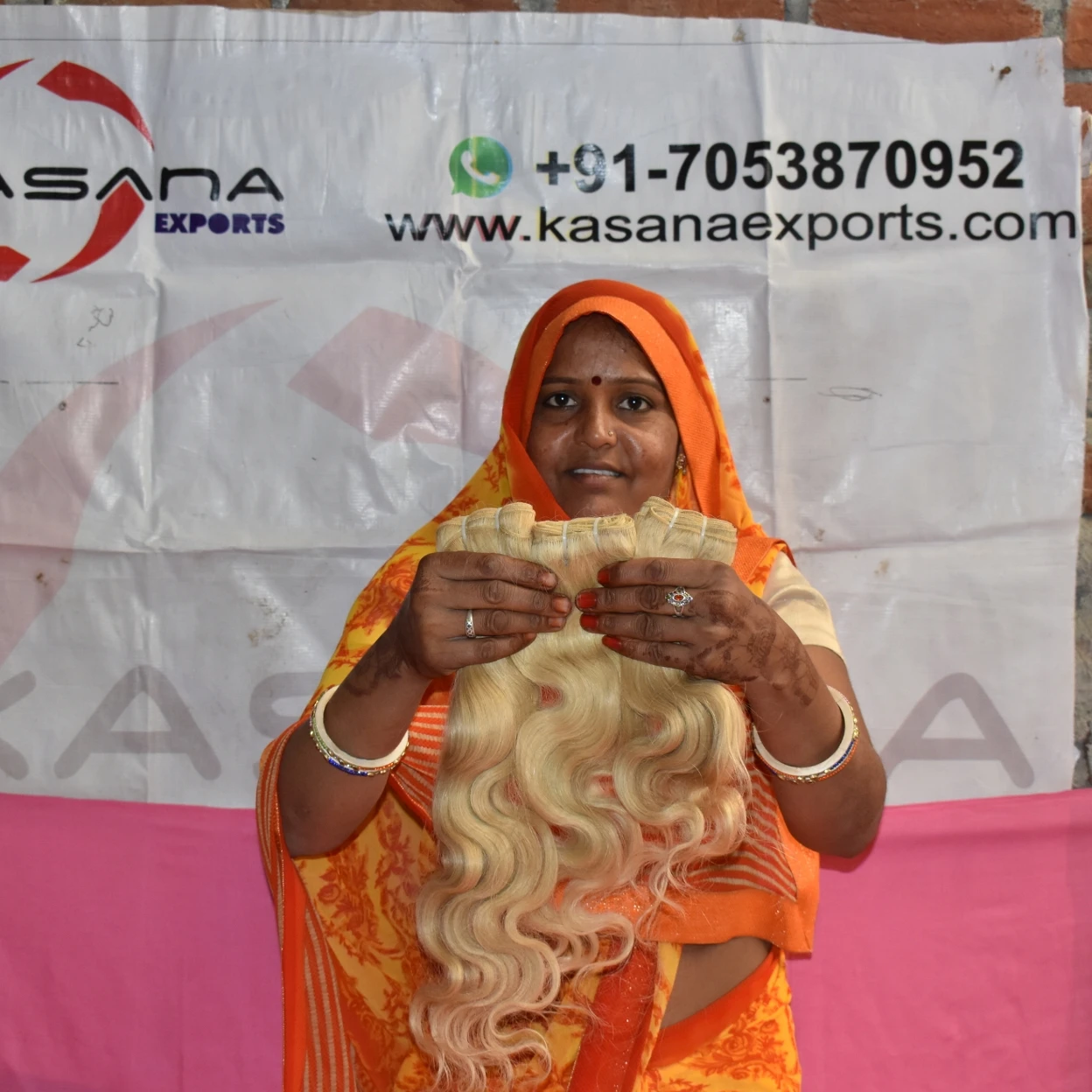 Wholesale Cuticle Aligned Raw Malaysian Bodywave blonde 613 genius weft wigs for black women human hair