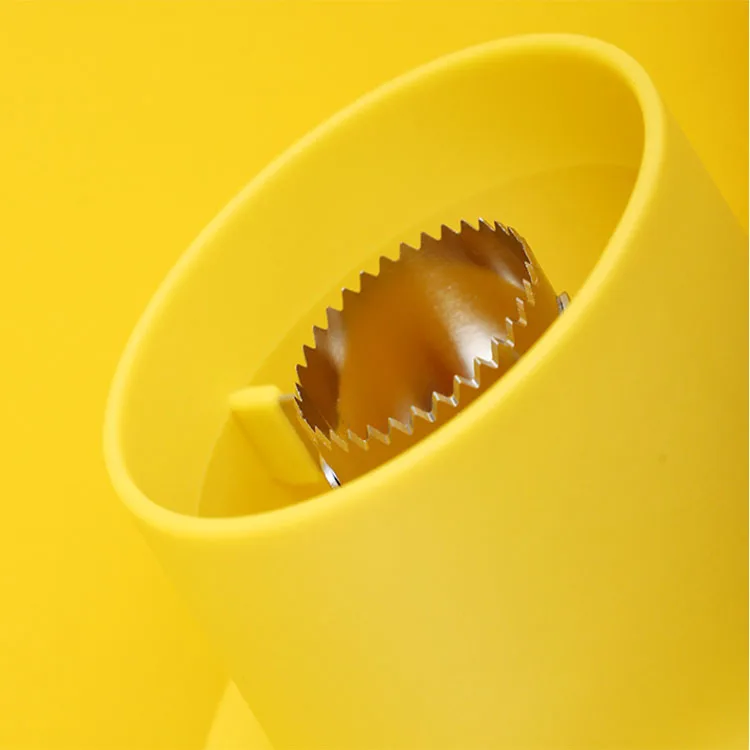 Multifunctional Household Stainless Steel Sorn Peeler Corn Thresher Carrot Grater