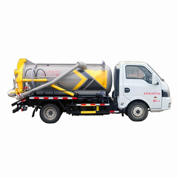 China 1600 liters Brand New Vacuum Suction Sewage Pump Truck in Dubai