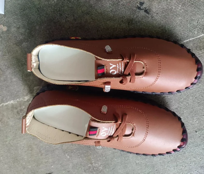 2024 New Flat-soled Round Head Plus Size Pure Hand Sewing Sole Casual Beef Tendon Soft Sole Mom Shoes
