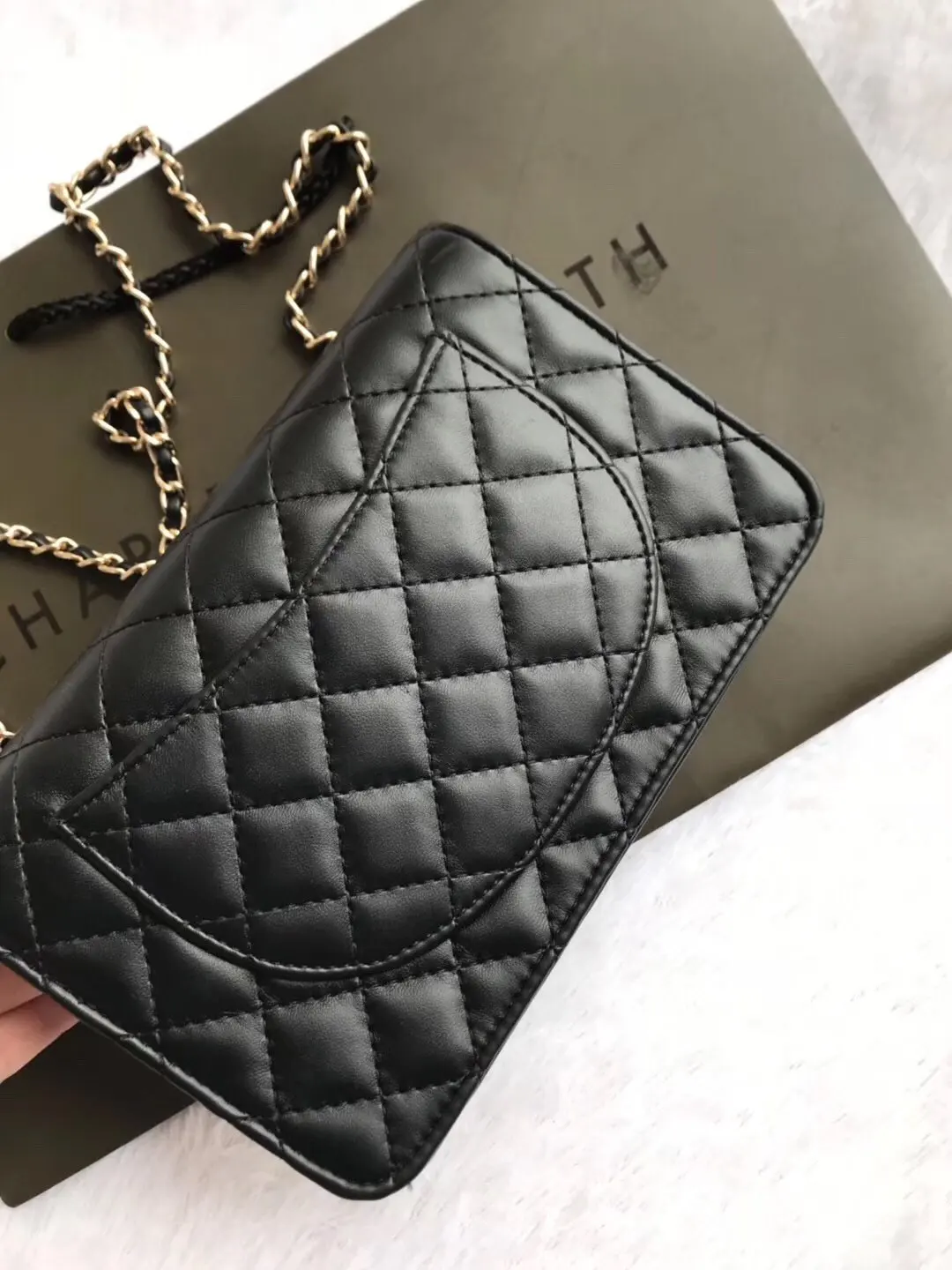 
ready stock Charles and kelth Lingge Chain Bag Shoulder Bag Crossbody Bag 