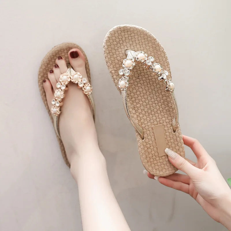 Flip-flops female 2023 summer new Korean version of pearl diamond-clip toe girls wearing slippers outside the heart