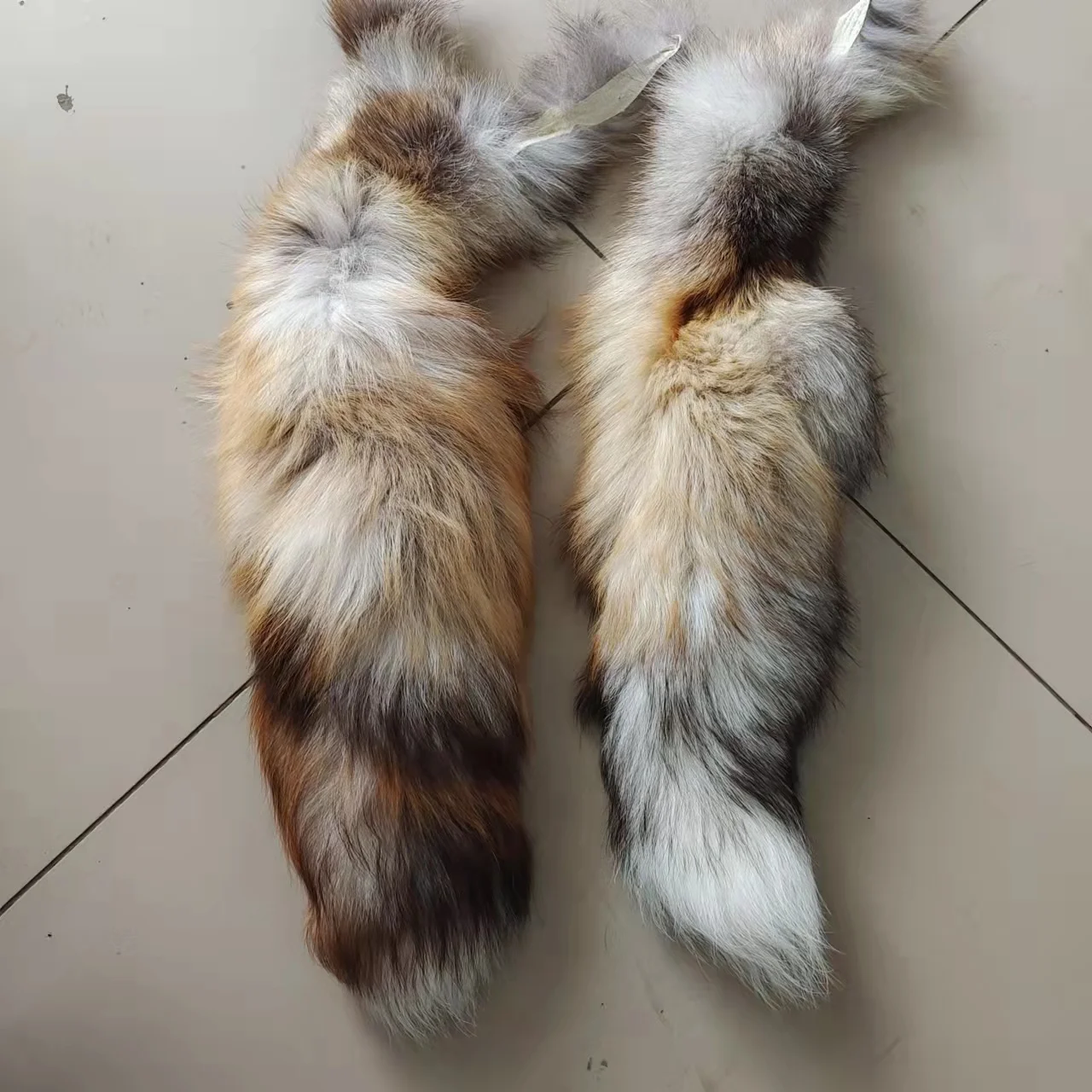 Wholesale crystal 45 cm large black fox tail China fluffy real fox fur tail key chain