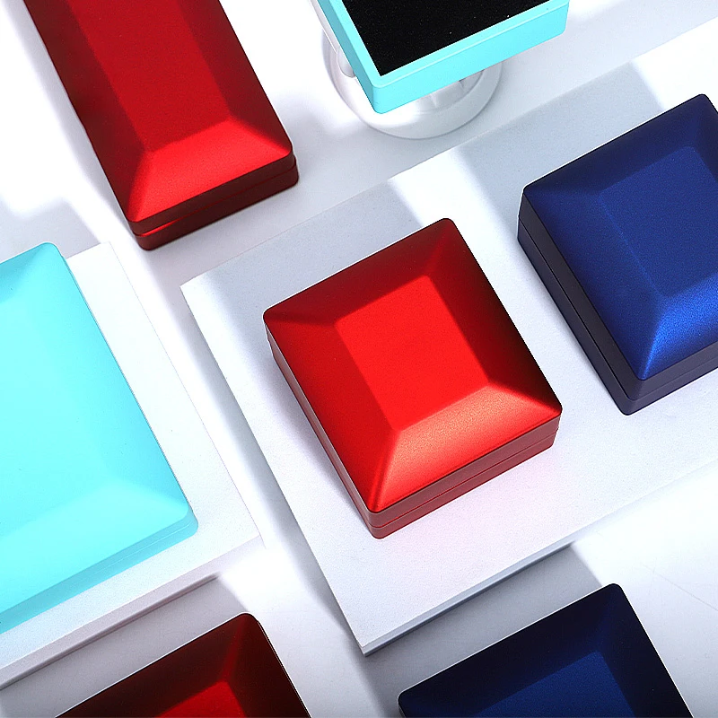 Hanhong factory wholesale custom logo jewelry velvet stud earrings necklace bracelet packaging box led ring jewelry box