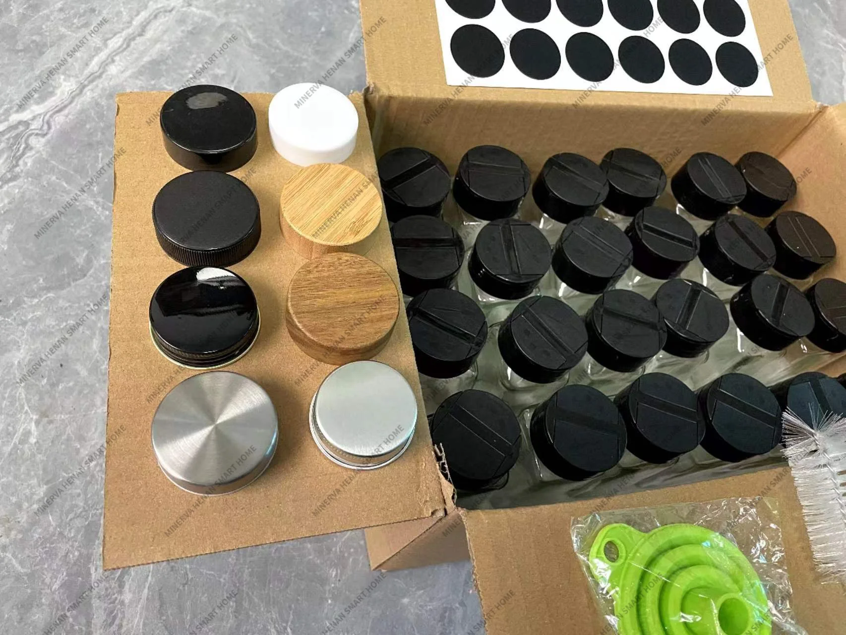 24 in one Hot Sell Packaging Small Glass Seasoning Container for Products Spices Storage Jar with Bamboo Lid Label Set