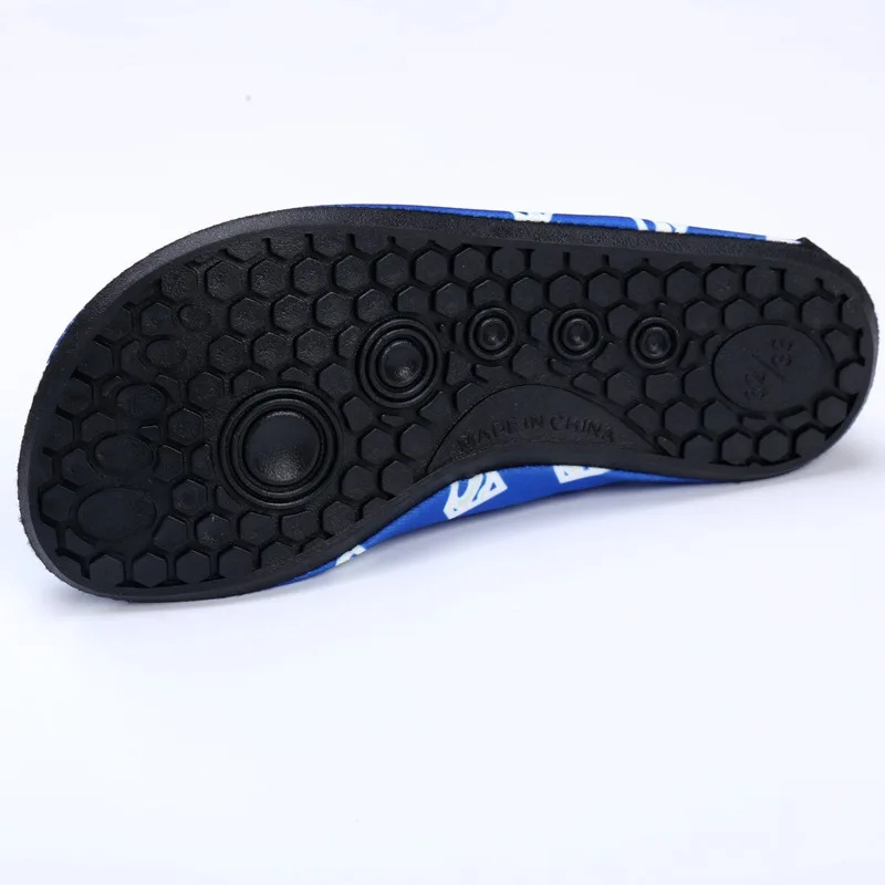 Детские Мультяшные ботинки для плавания босинки нескользящие носки для мальчиков и девочек легкие носки для пляжа и бассейна Нескользящие быстросохнущие туфли