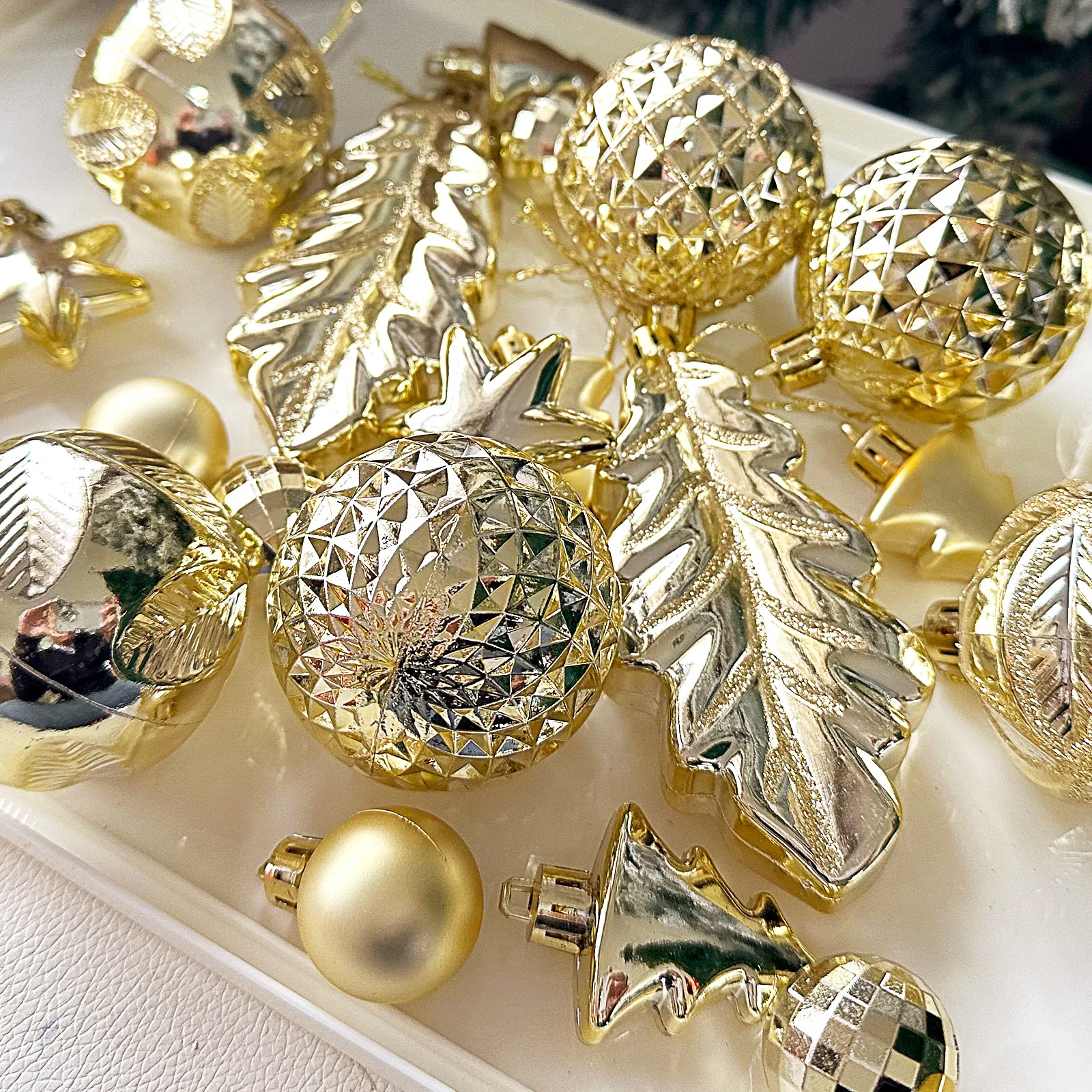 Ourwarm Wholesale Christmas Baubles Ornament Ball Party Home Garden Decoration Christmas Ball For Christmas Tree Decoration