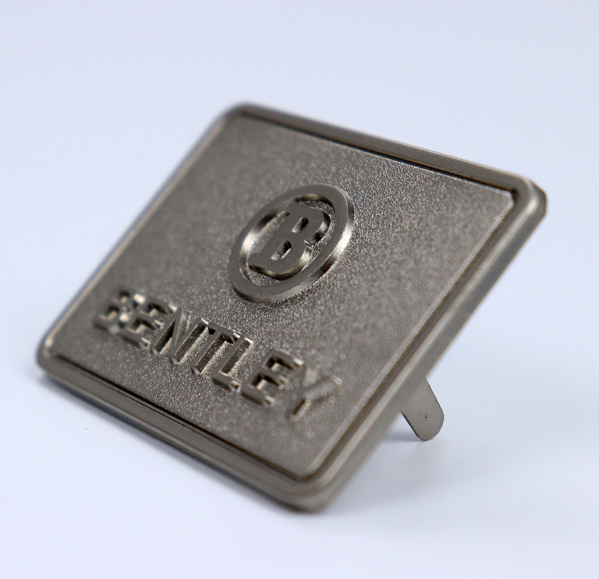 Custom metal labels for luggage and bags Custom handbag metal logo /logo metal plate/custom logo tag for handbags