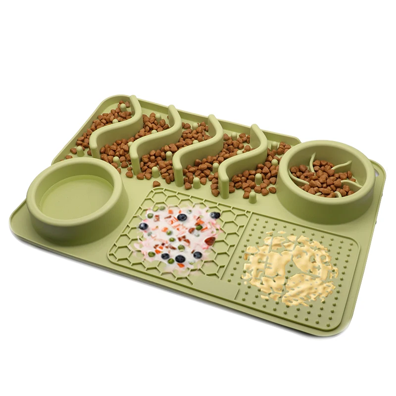 Free Sample All-in-one Non-slip Food Pad Water Slow Feeder Placemat Pet Lick Mat Food Grade Silicone Dog Food Bowl Mat