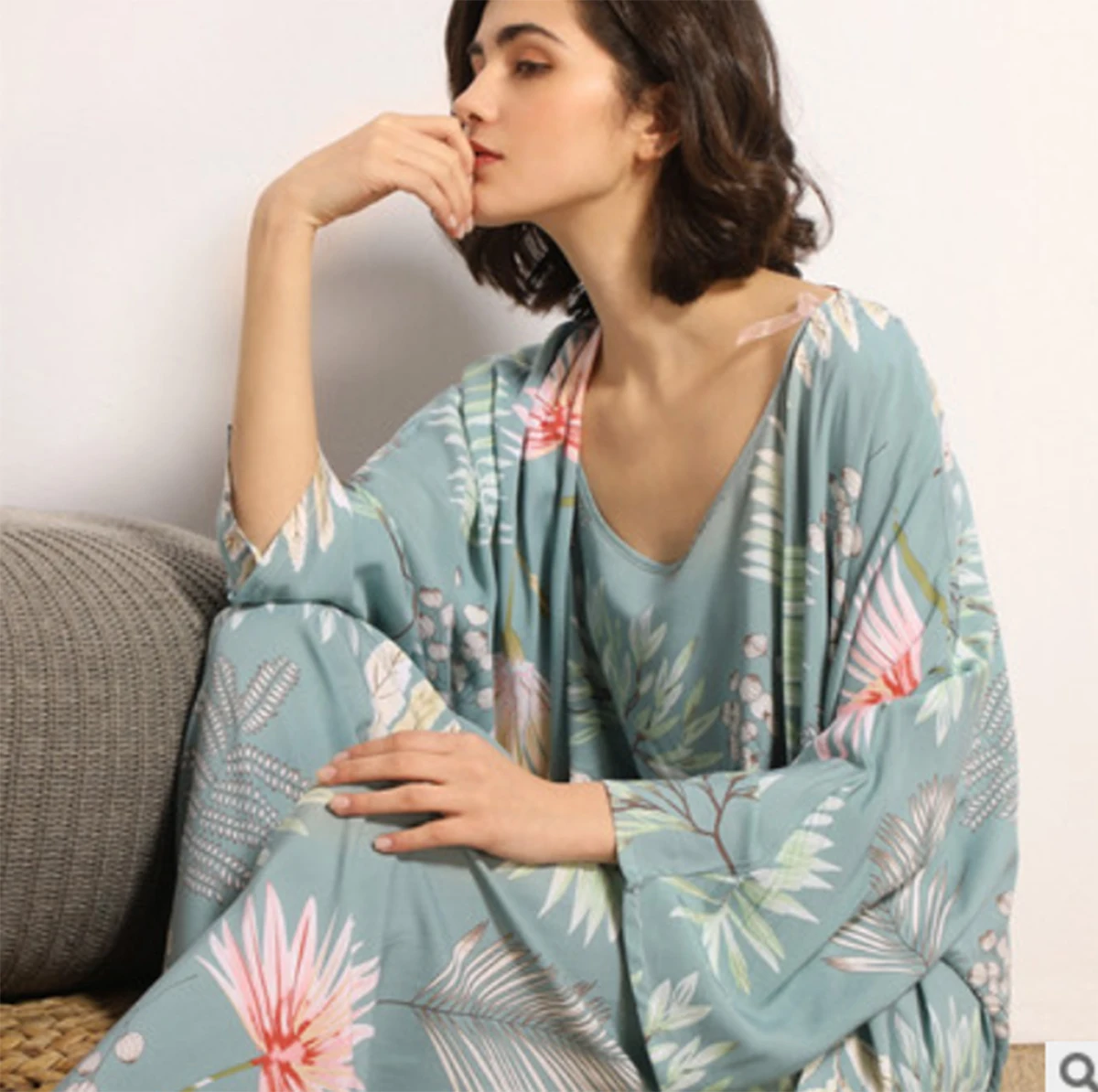 New arrival print OEM Private label bamboo fabric pajama night robe women 3pcs floral print cami pants loungewear