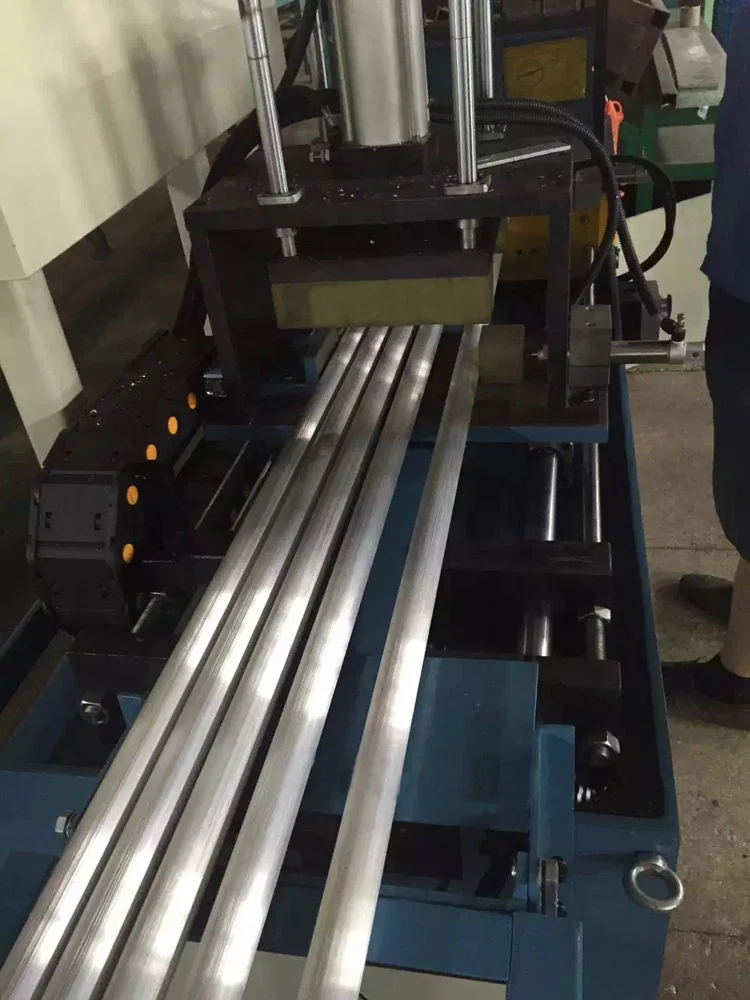 Automatic profile aluminium saw cutting machines with auto scrap collection facility