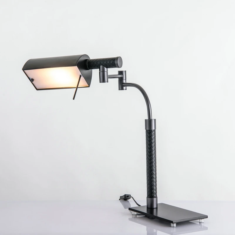 Modern  American Classic Fashion Desk Lamp Villa Living Room Bedroom Study Reading Light Original Design European Table Light