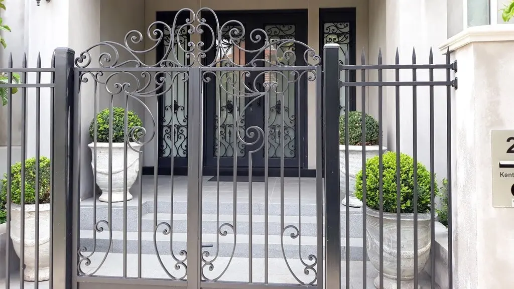 High Quality Cheap Wrought Iron Fence Panel Cast Iron Garden Fences Iron Fence