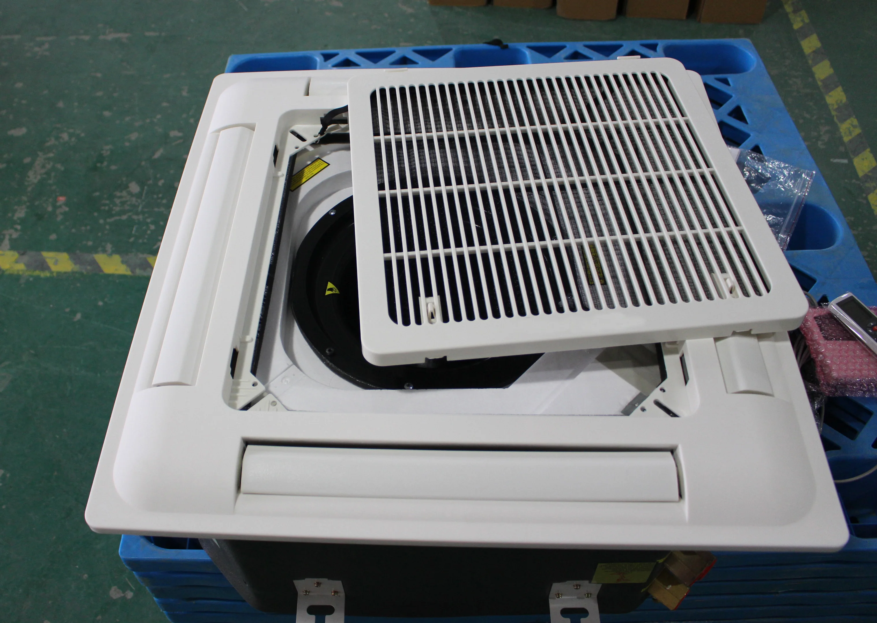 HVAC chilled water cassette type fan coil unit for cooling