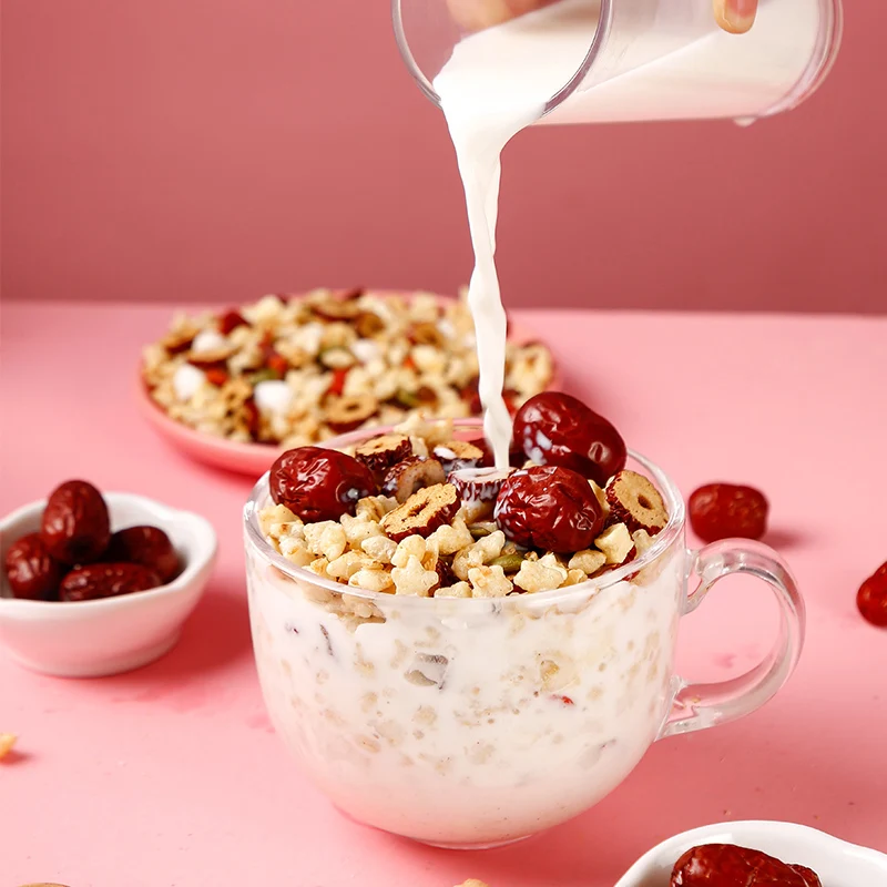 350g wholesale crunchy granola muesli baked breakfast cereal with red dates and medlar  manufacture for snack
