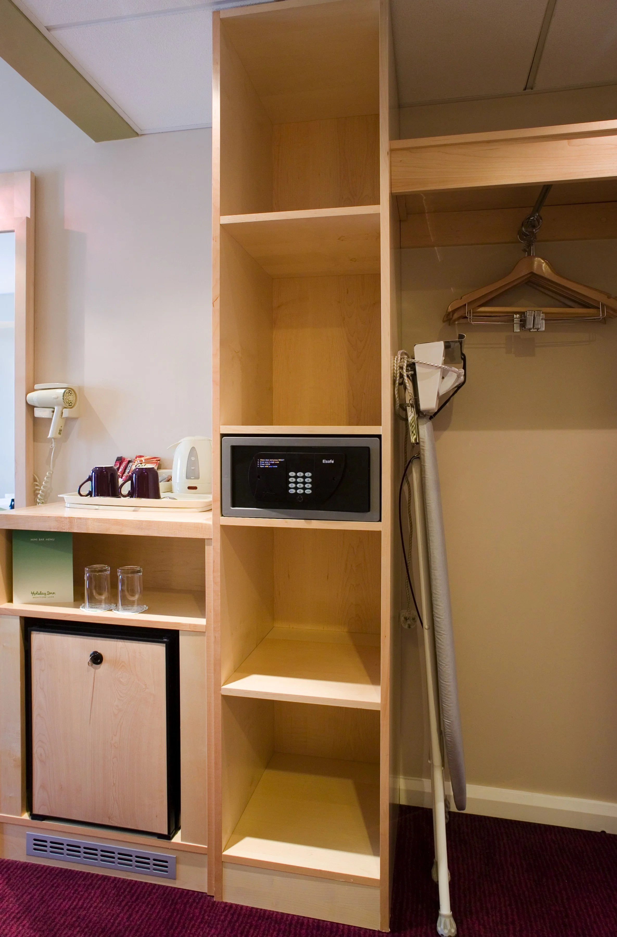 New Top Quality One Stop Solution Light Color Dubai  Fittingsure For Hotel Guest Room