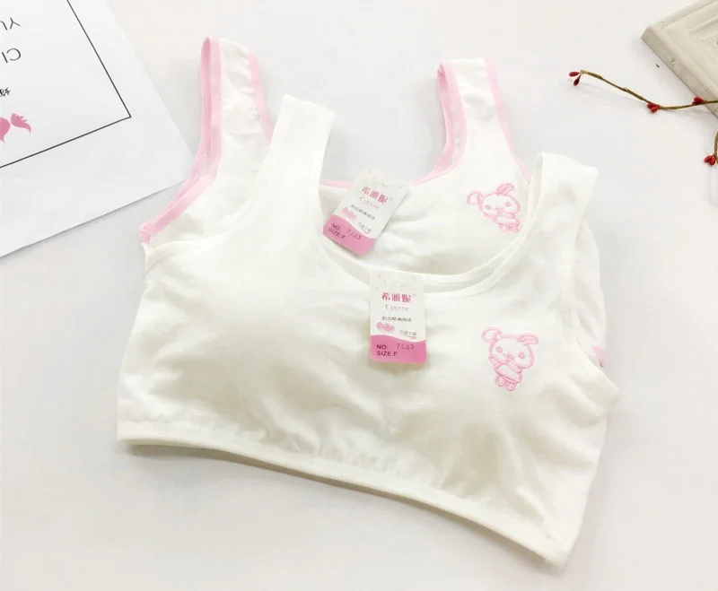 
New trendy cartoon free size comfortable seamless top vest student girls teens first bra 