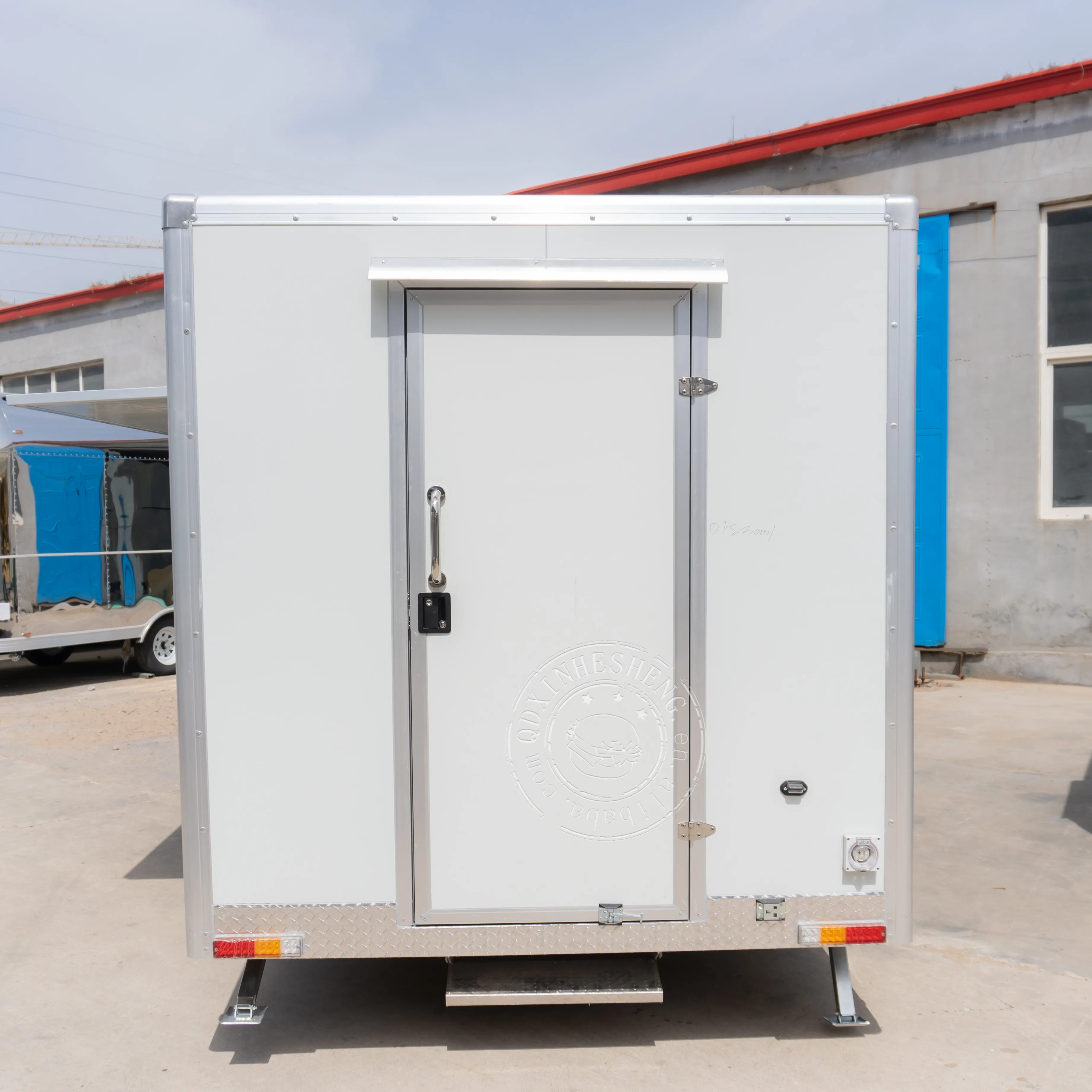 Food Van / Mobile Food Trailer / Food Truck Party Bus New Designed Multifunctional Street Outdoor Customized