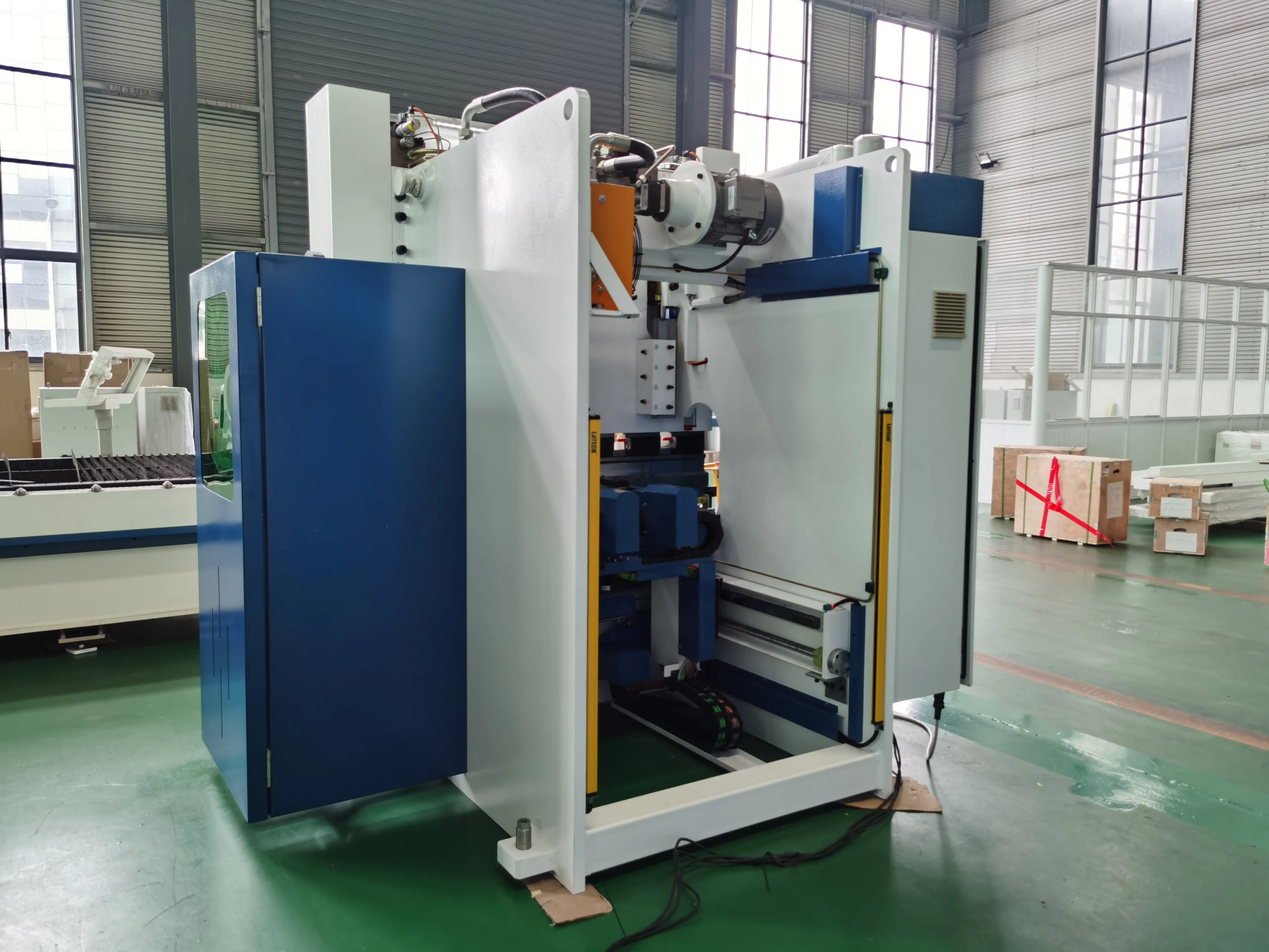  40T 1600mm automatic hydraulic CNC bending machine press