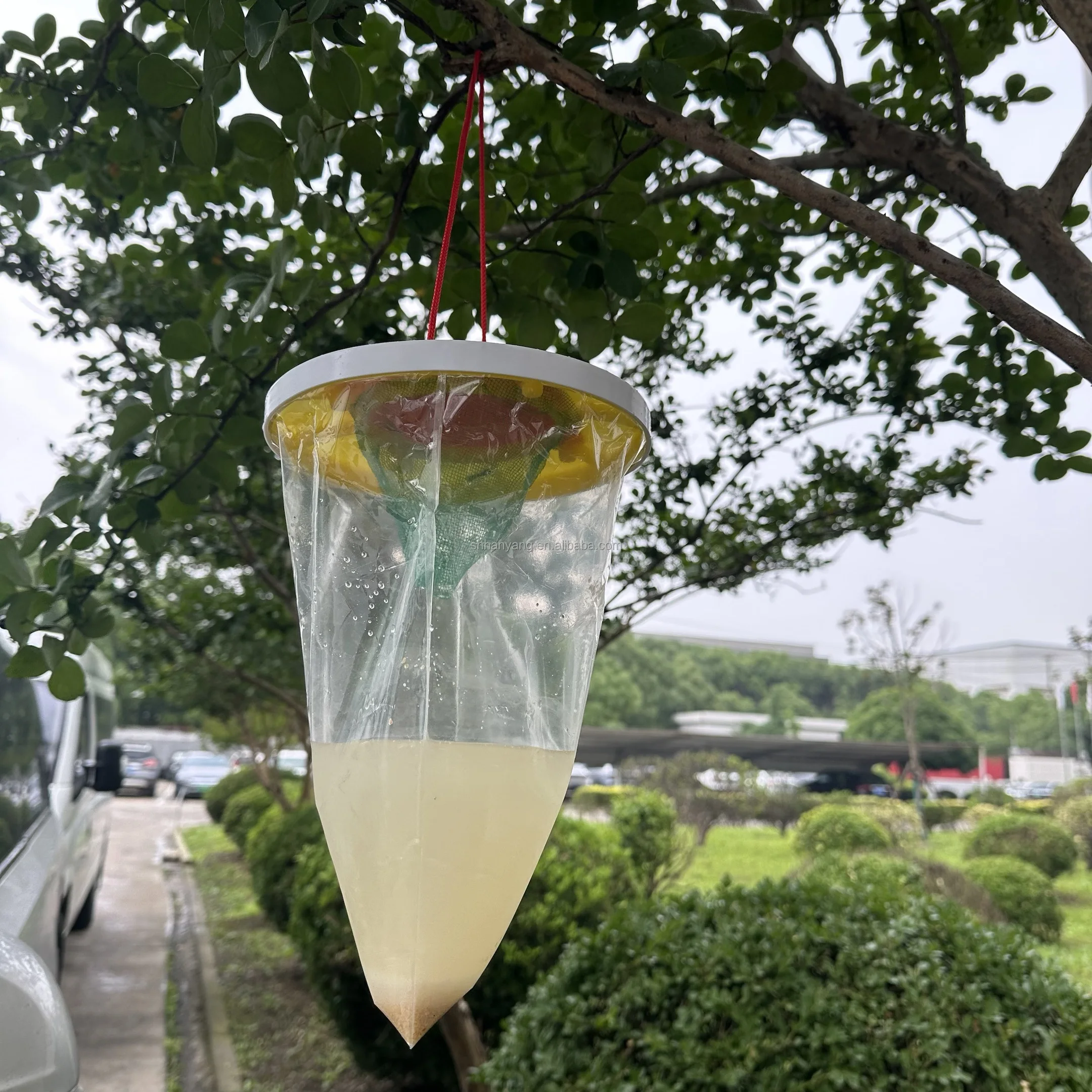 Solid Outdoor Disposable Hanging Fly Trap for  Pest Control