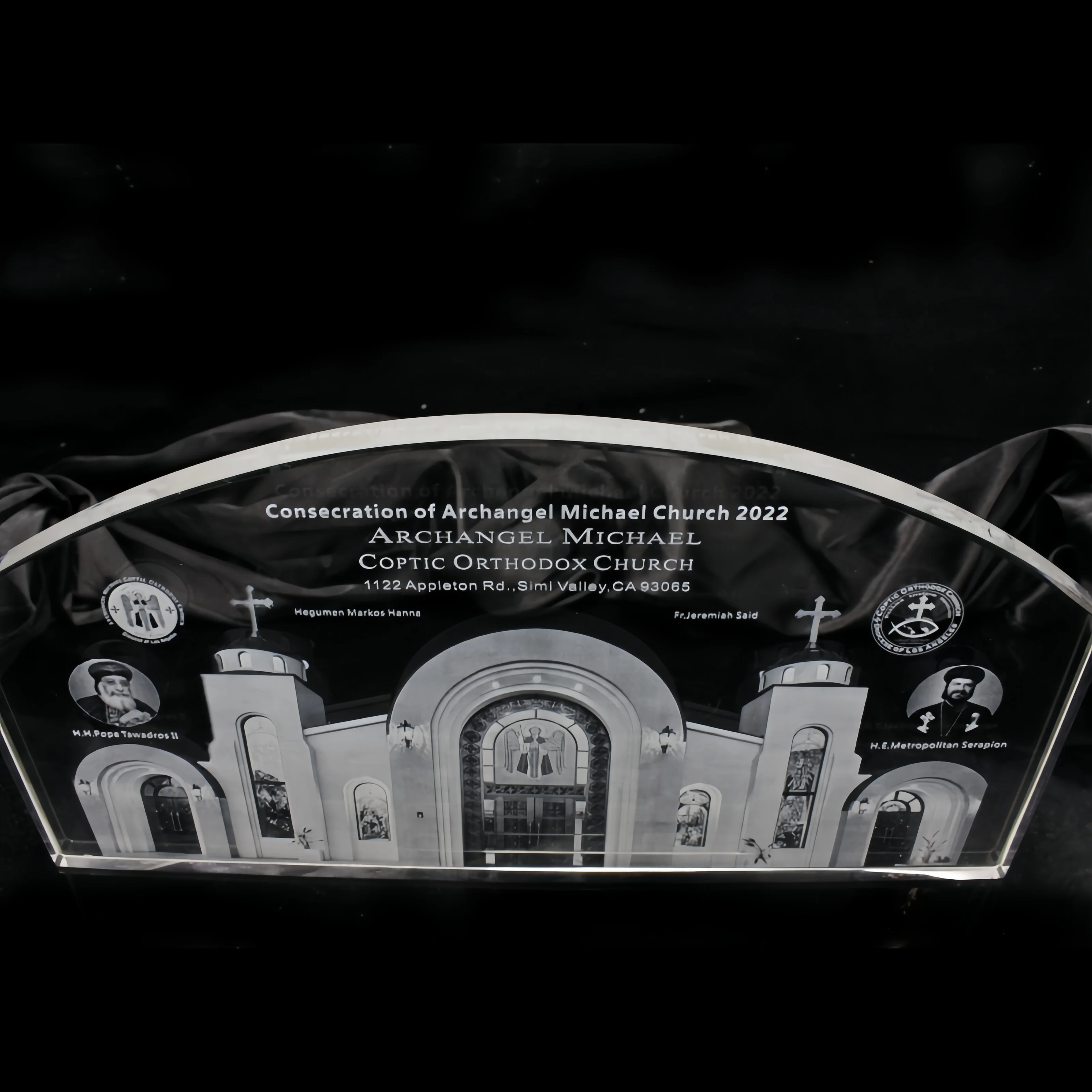 High Quality 3d Laser Engraving Blank Arch Shape Crystal Block Personalized  Crystal Images 3D Crystal Photo cube