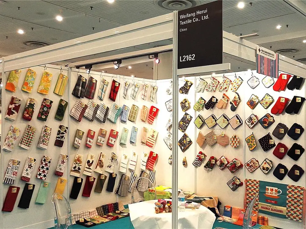 Hign temperature BBQ heat resistant oven mitts and potholders set