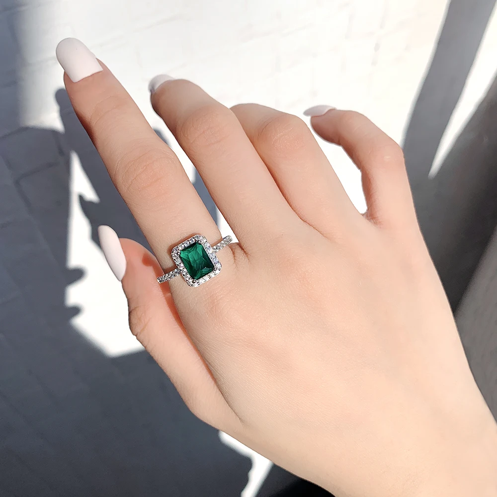 2022 New Style Big Green Crystal Diamond Baguette Cut Ice Out  fashion Women Jewelry rings