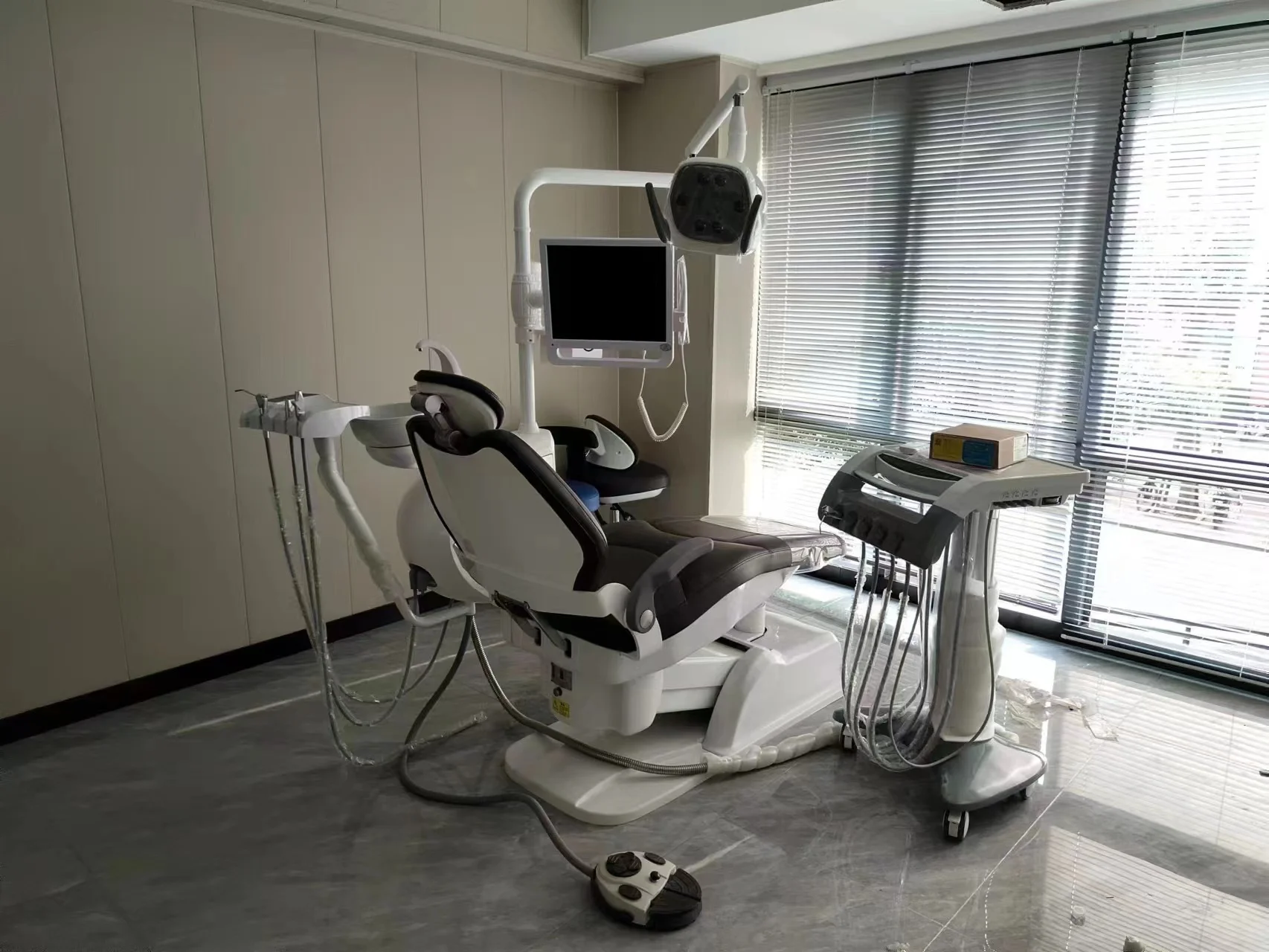 Dental Electric Chairs Foshan New design mobile cart unit dental equipment chair for left hand chair