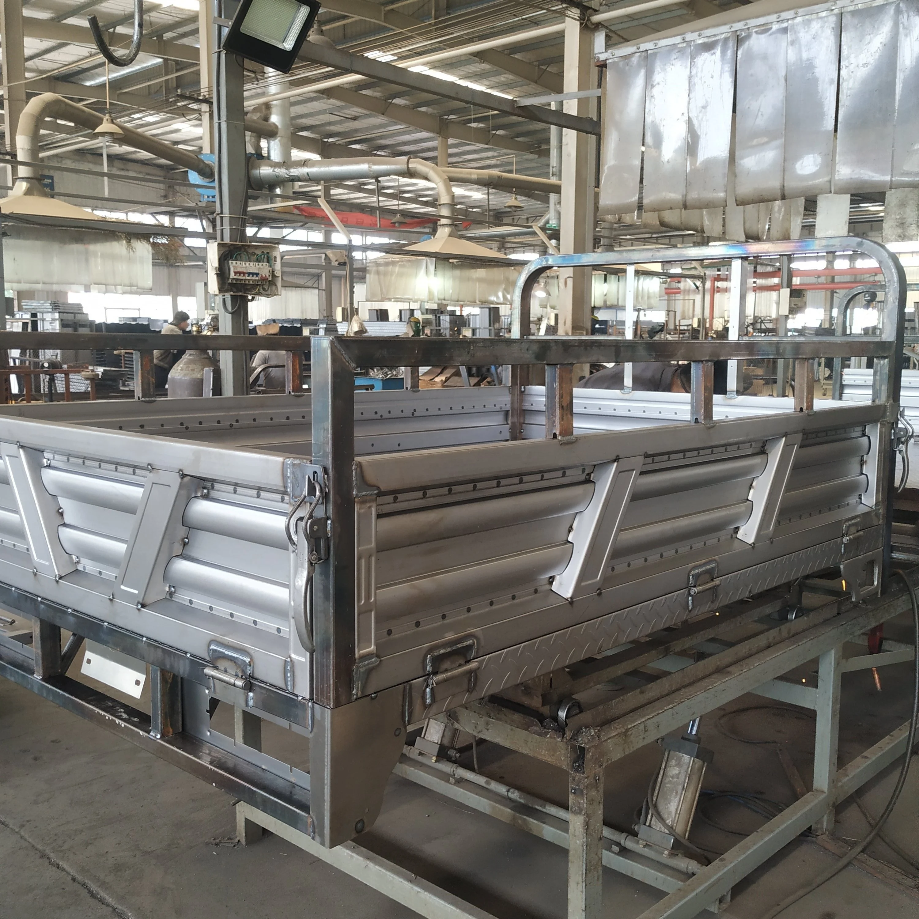 OEM/ODM factory hot sale engine gasoline cargo tricycle