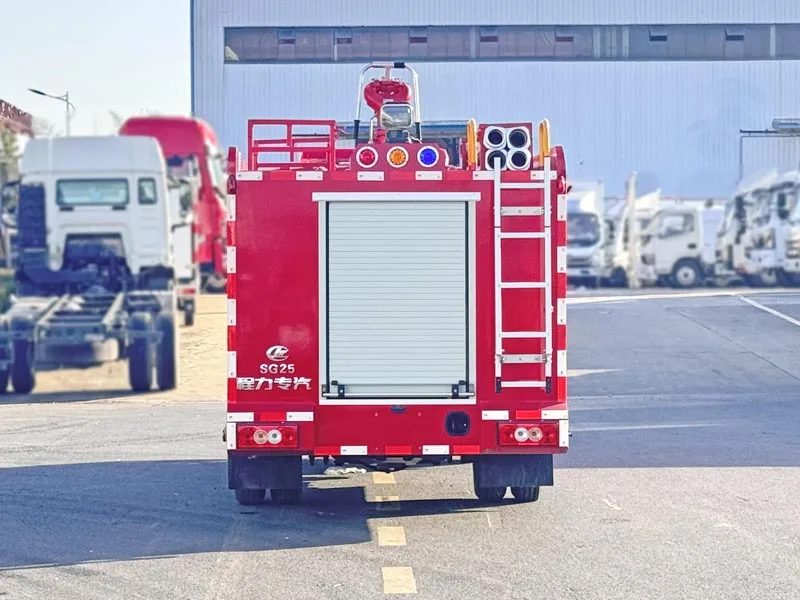 Foton 3 square fire sprinkler emergency rescue truck Suitable for fire fighting, road cleaning and green irrigation