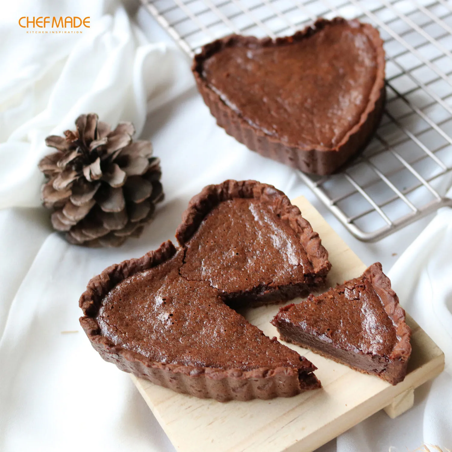 high quality safe set 4 of carbon steel Mini Heart-shaped cake pan tart pan