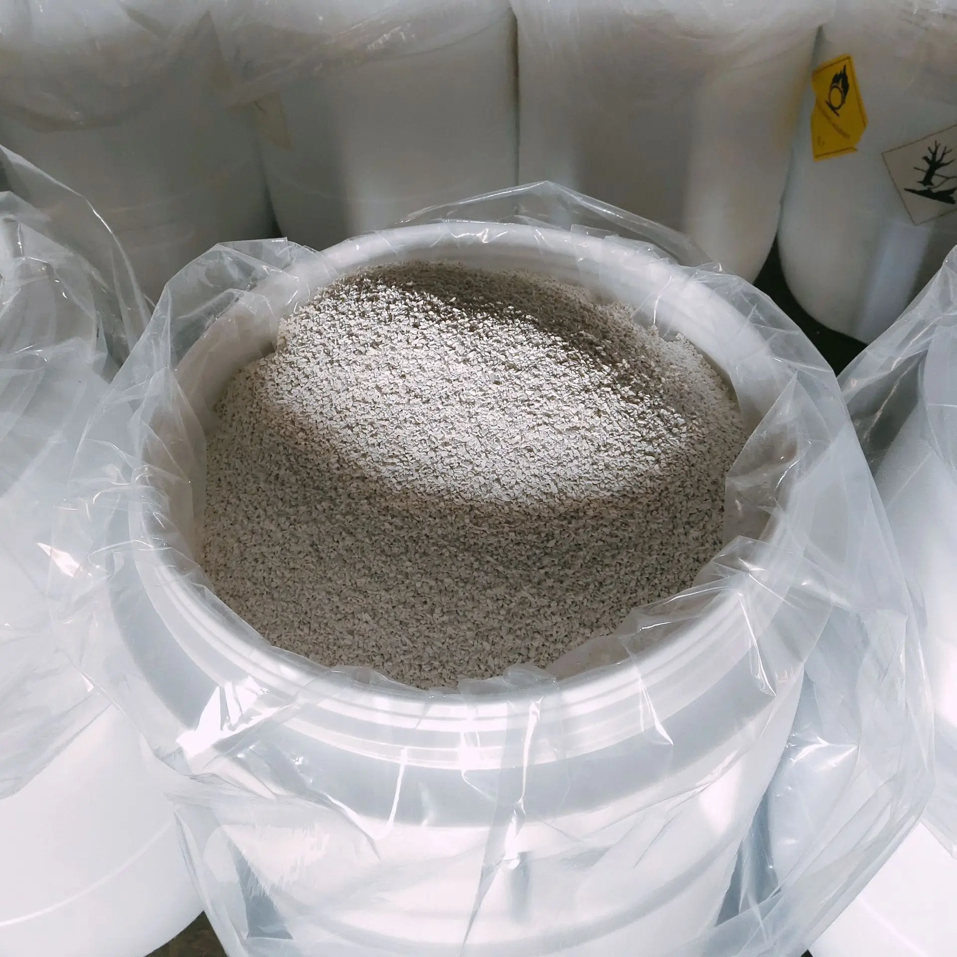 65% 70% Calcium Hypochlorite Granular Industrial Grade CAS 7778-54-3 Bulk Pool Chemicals Chlorine 70 for Water Treatment