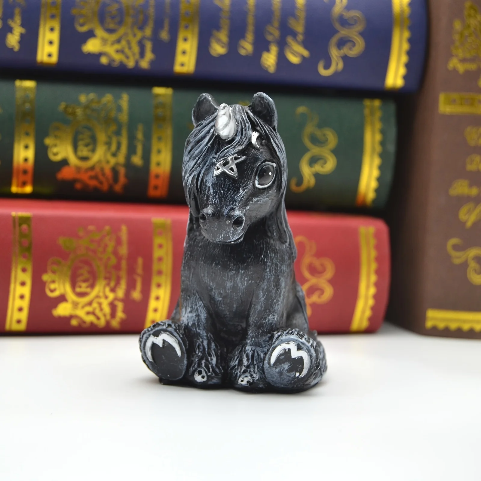 Fengzhi Factory Modern Mysterious Unicorn Courtyard Interior Tabletop Statue Decoration Resin Crafts Sculpture