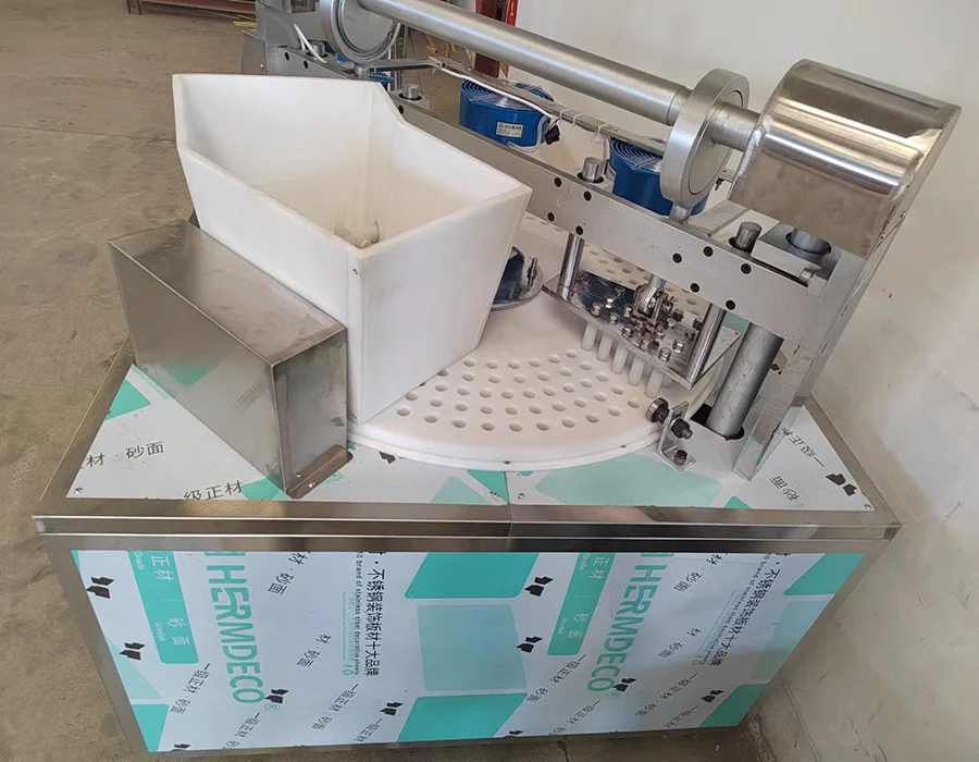 Automatic glutinous rice ball sushi rice ball forming making machine