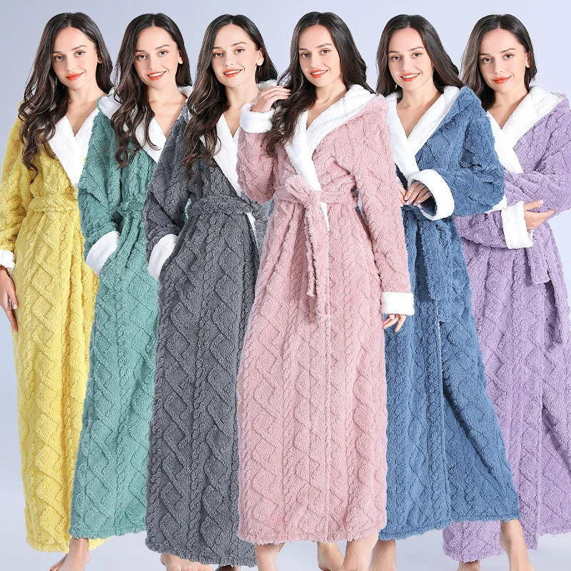 Custom Thick Women Warm Bathrobe Jacquard Hooded Warm Dressing Gown Long Sleeve Fleece Pockets Flannel Bath Robe For Ladies