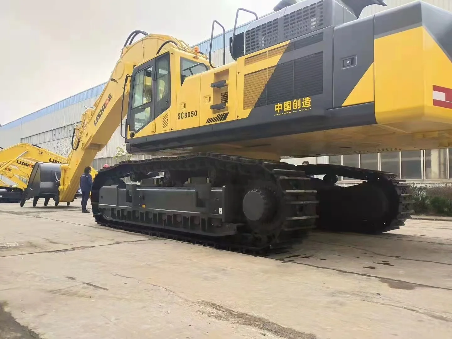 Chinese lishide new big excavator SANGO building materials shop China digging loading crawler excavator 80ton excavator