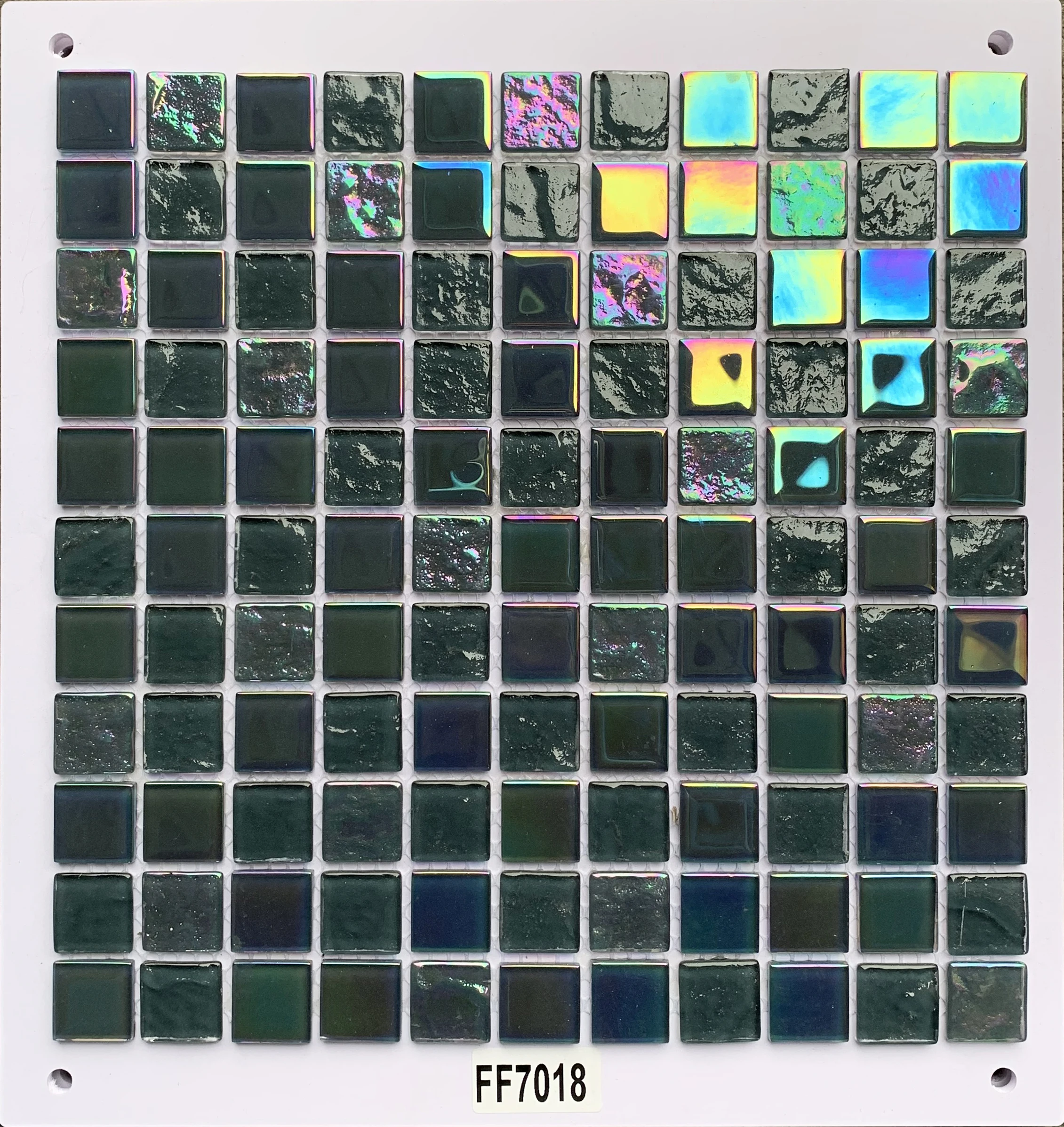 Стеклянная мозаичная плитка для кухни