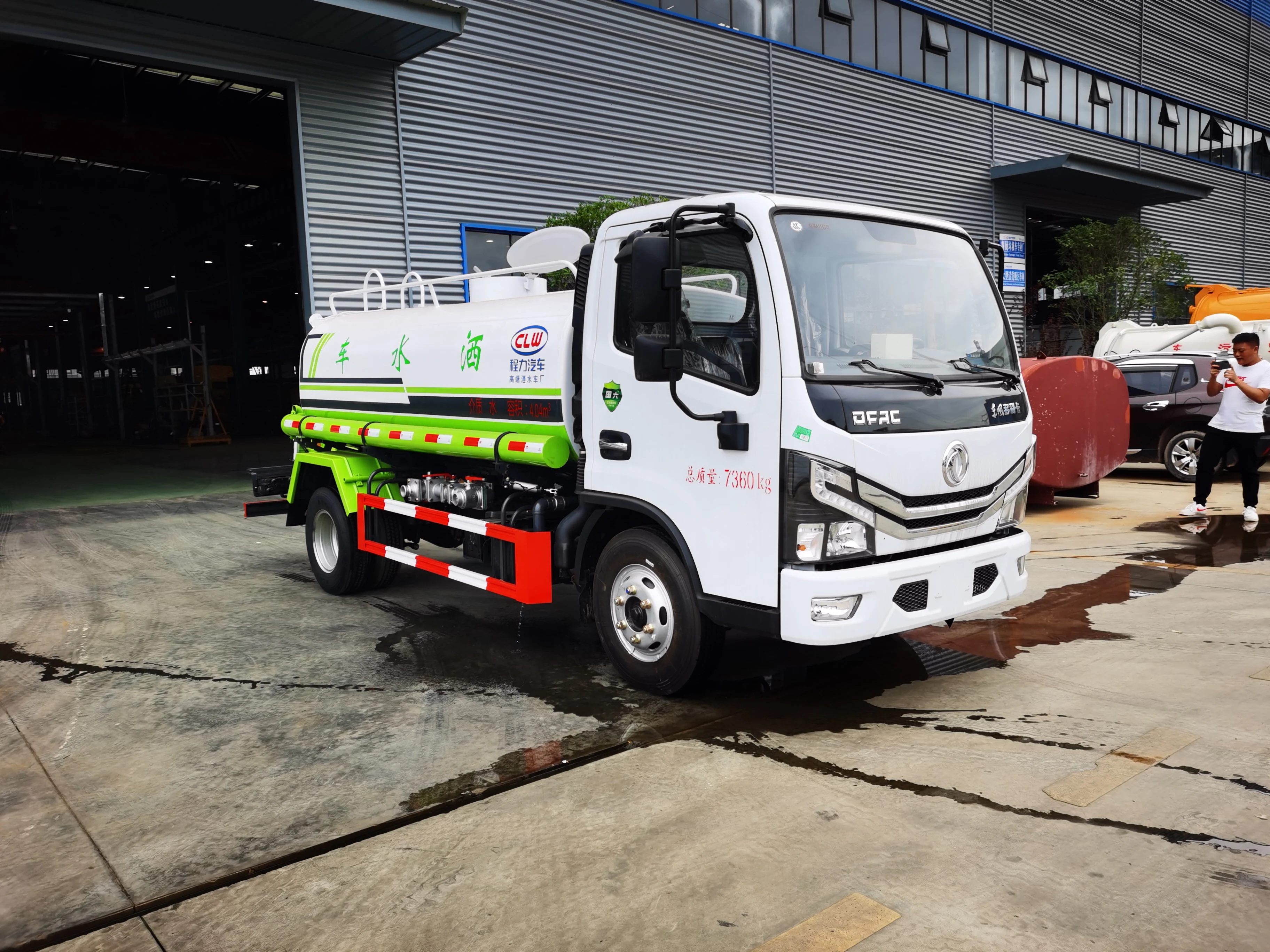 Прямые продажи от производителя недорогой новый вакуумный резервуар Dongfeng 4*2 с левым приводом для