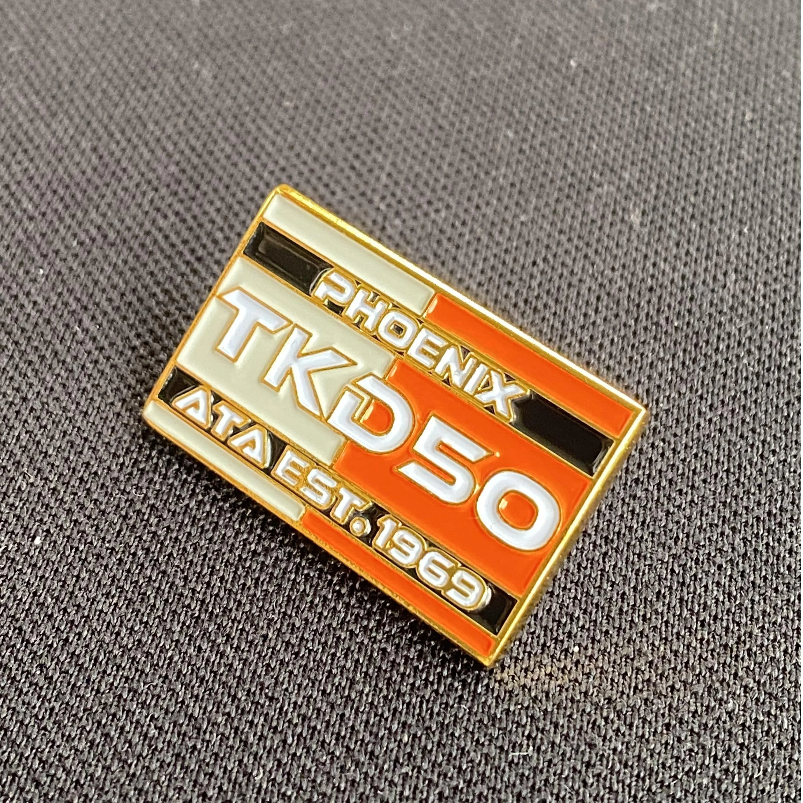 Cheap Zinc Alloy Custom Pin Emblem Lapel Pin Badges