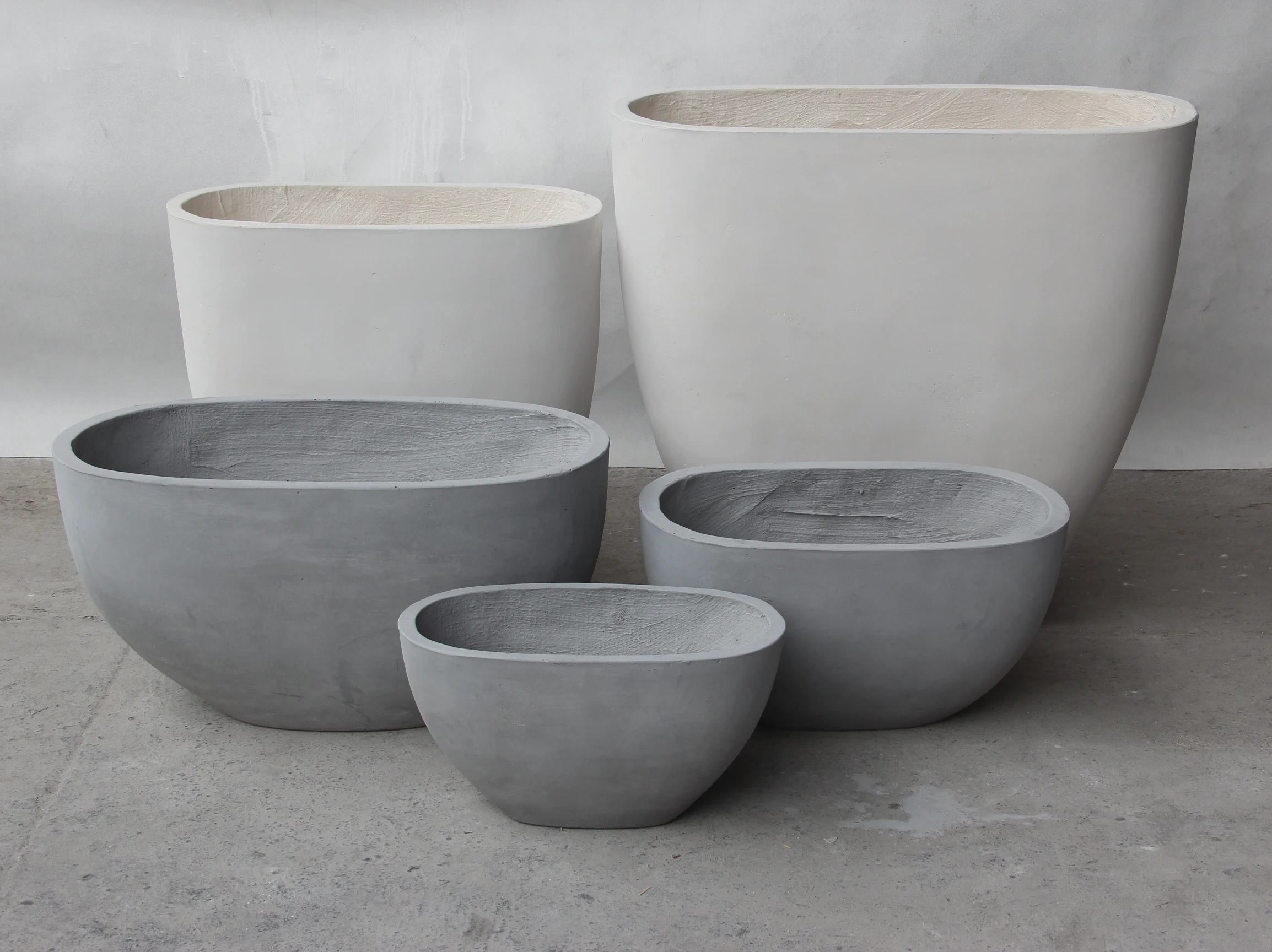 2023 Good price Tall oval concrete planter flower pot for wholesale