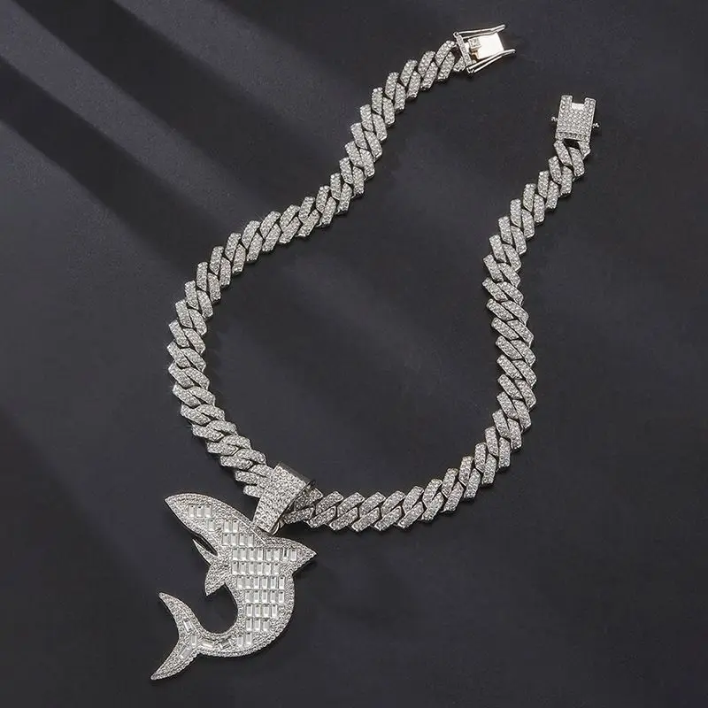 2024 New Hot Sell Iced Out Miami Chain with Alloy and Bling Rhinestone Hip Hop Shark Shape Pendant Necklace
