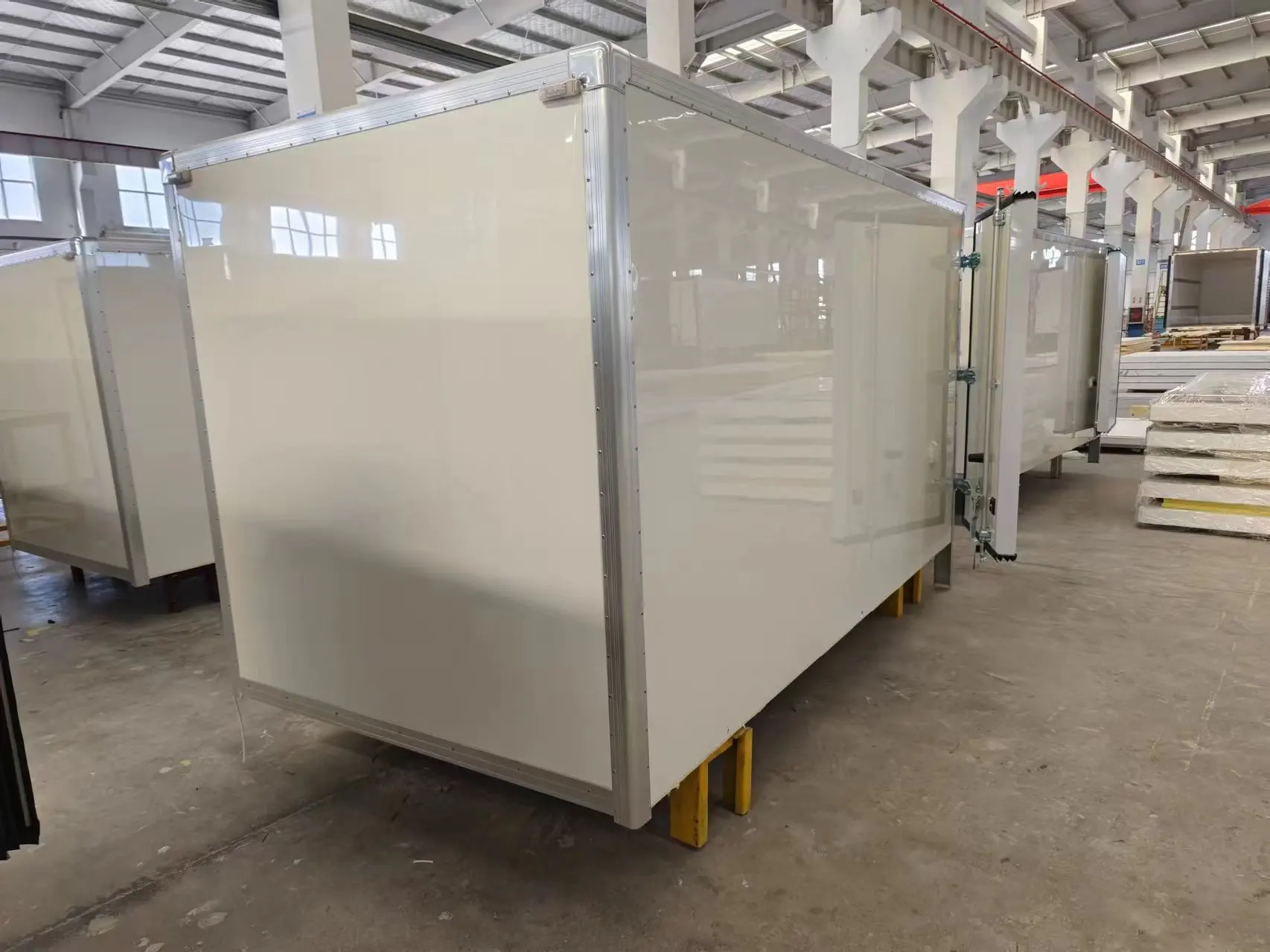 New Refrigerated Body truck body