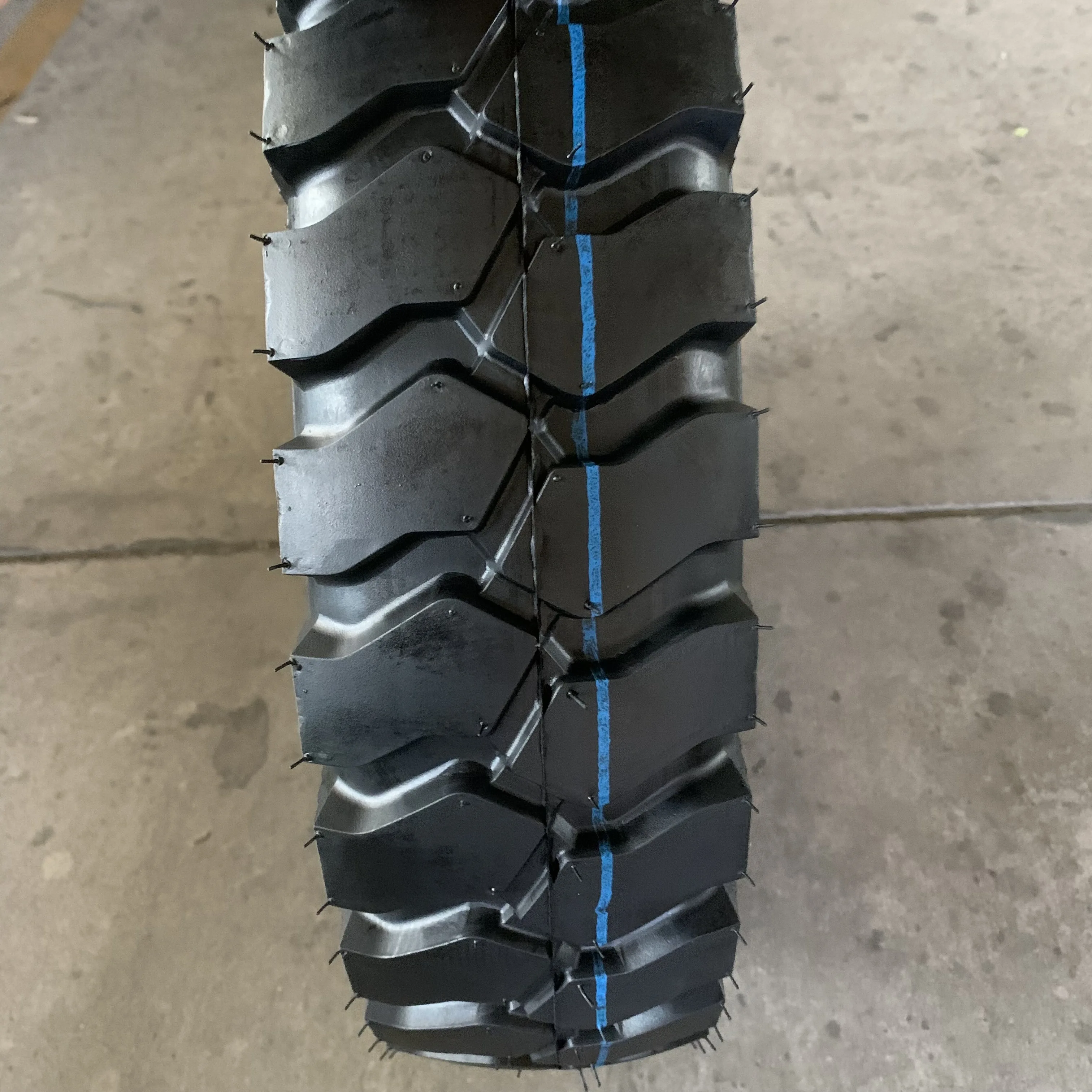 Motorcycle Tyres 3.00-18 90/90-18 Made Of 45%-52% Rubber