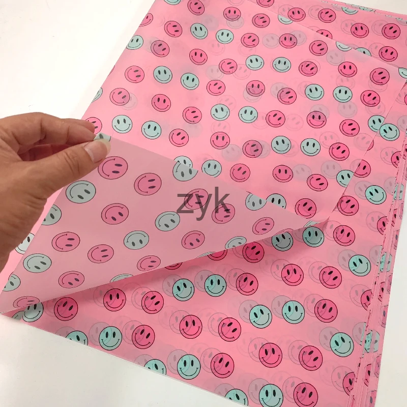 Cute Smiling Face Paper Crafts for Clothing & Shoes Packaging Wholesale 50x70 cm Perfect Gift Packaging handicraft in Stock