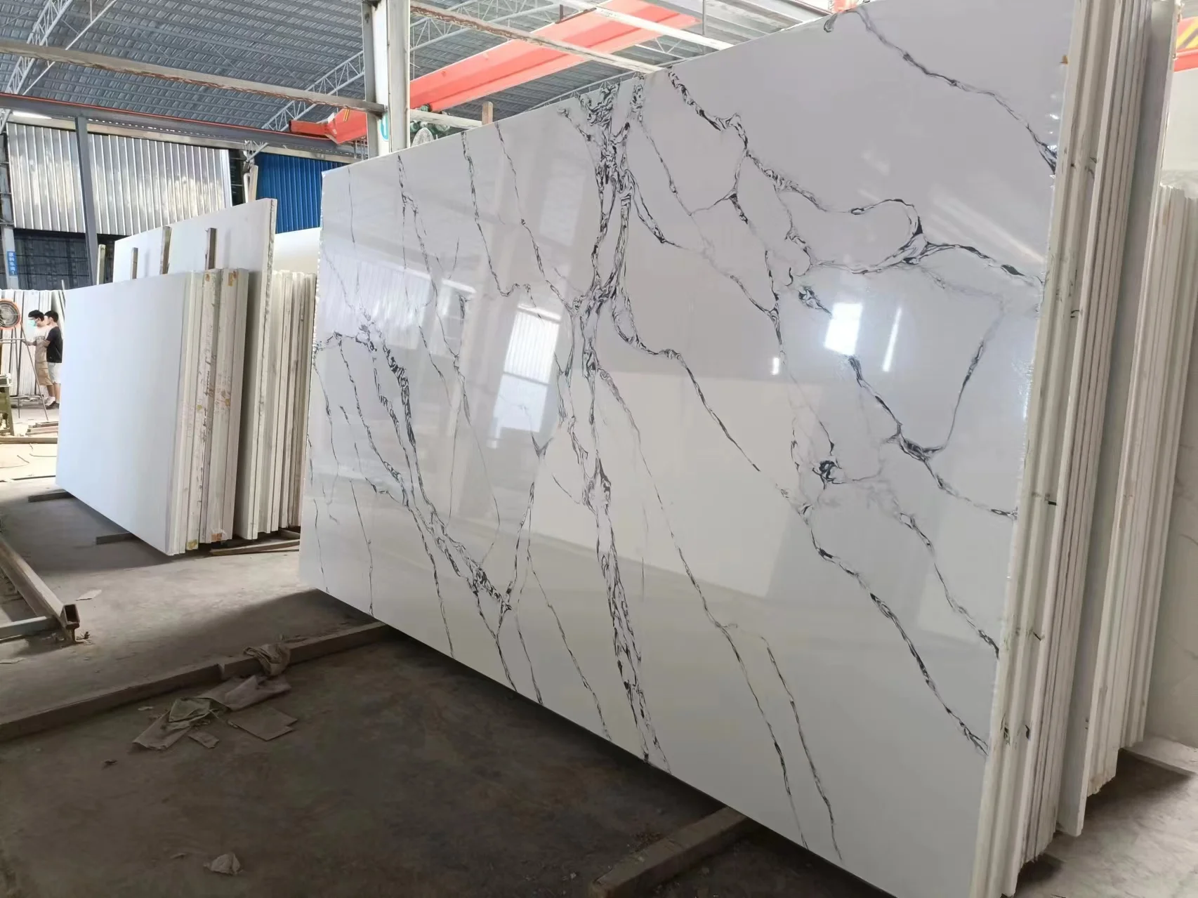 Low Silica Stone Crystal White Artificial Calacatta Quartz Countertop With Grey Veins Calacatta Quartz Stone Slab