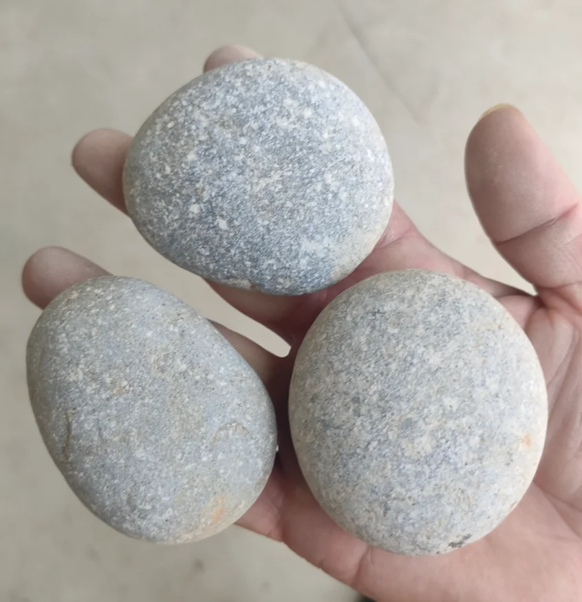 Factory custom natural grey river pebble stone round cobble stone for decoration aquarium pebbles
