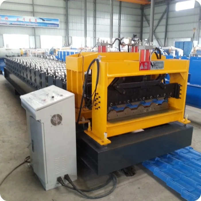PLC Control Aluminum Roof Tile Making Machine With Flying Press & Cutting Device