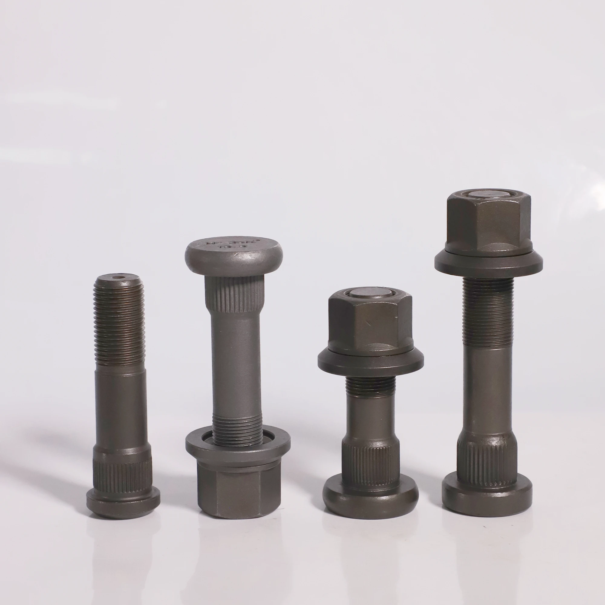 Factory Supply DAF heavy truck wheel bolt OEM 0620649 22X1.5X105 grade 10.9 hub bolts and nuts  Dacromet With good service